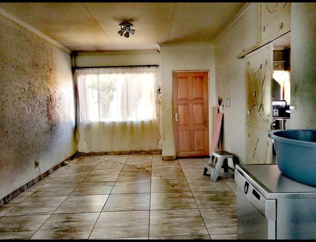 2 BEDROOM FLAT FOR SALE IN EDLEEN